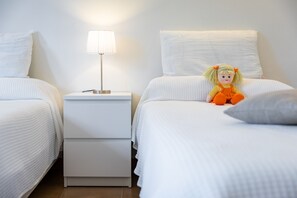 4 bedrooms, iron/ironing board, free WiFi, bed sheets