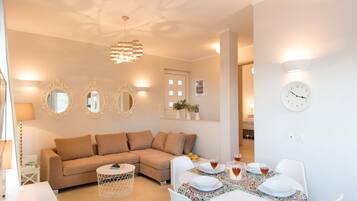 Superior Villa, 3 Bedrooms, Private Pool, Sea View | Living area