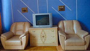 Apartment | Living area | TV - KyivHome Mikhailovskaya 22a on Independence Square (Kyiv)
