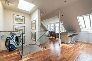 Living area - Spectacular Penthouse 100yds Old Course (St. Andrews)