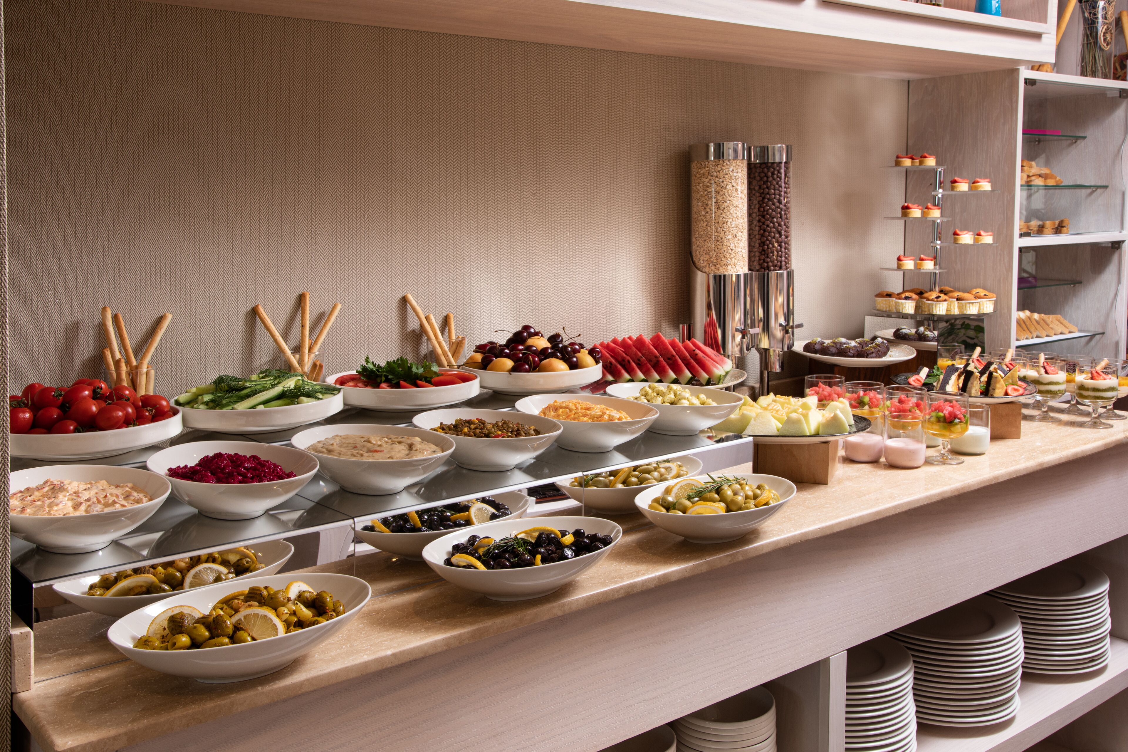 Tägliches Frühstücksbuffet gegen Gebühr