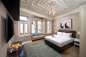 Family Suite | Egyptian cotton sheets, premium bedding, pillow-top beds, minibar - Catch Sultanahmet - Special Class (Istanbul)
