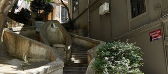 Deluxe Suites (fourth floor)