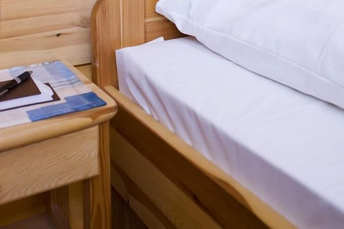 Meja kerja dan Wi-Fi gratis