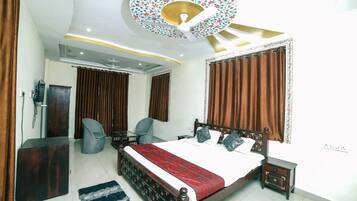 Deluxe Room | Free WiFi