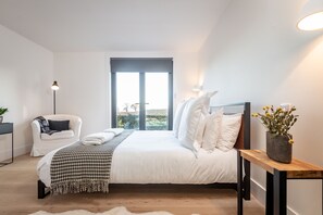 Luxury Cottage | 1 bedroom, iron/ironing board, free WiFi, bed sheets