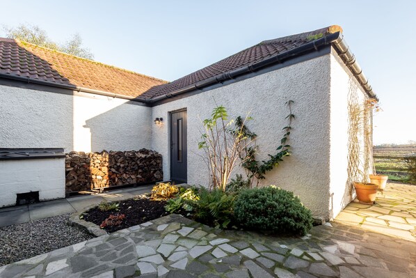 Unclassified image, 1 of 20, button - Luxury Garden Cottage Spectacular Views (St. Andrews)
