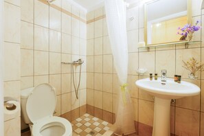 Apartment, 1 Bedroom | Bathroom | Shower, hair dryer, towels, shampoo - Down-Town Brand new Stylish Studio (Chania)