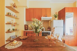 Apartamento, 1 quarto | Opções para refeição no quarto