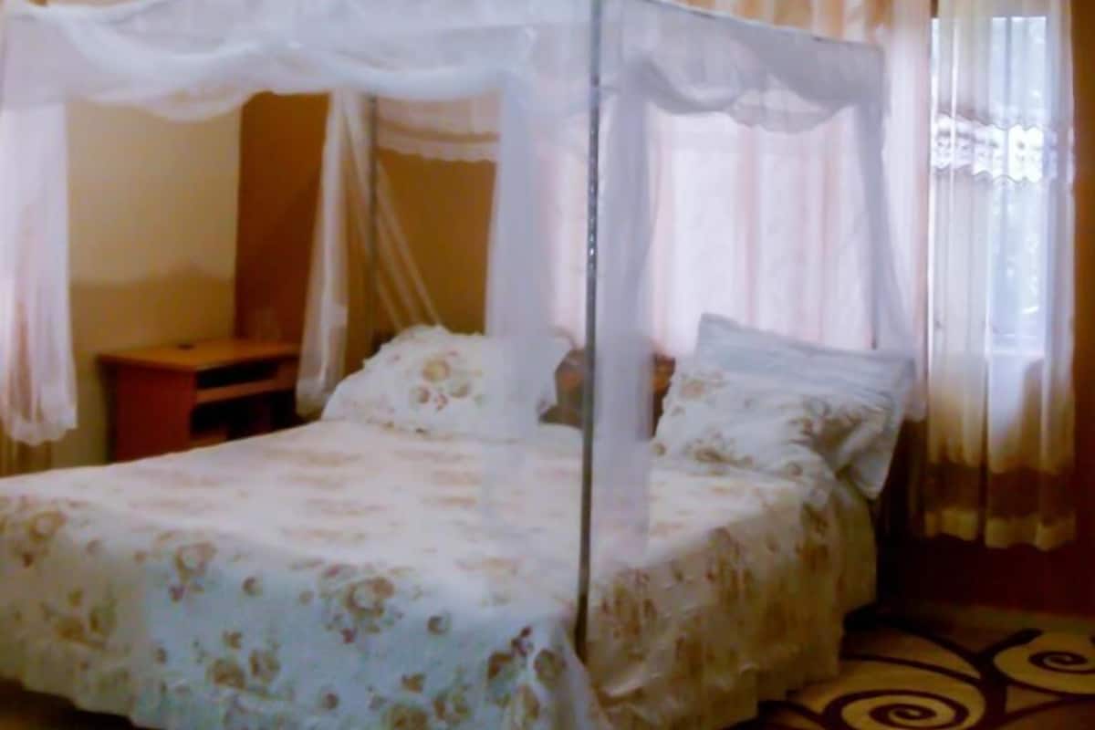 Room | Iron/ironing board, free WiFi, bed sheets