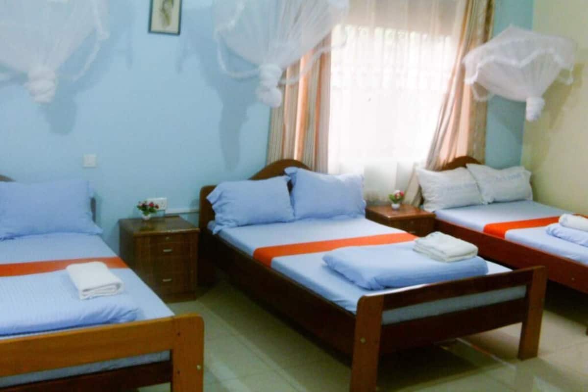 Room | Iron/ironing board, free WiFi, bed sheets