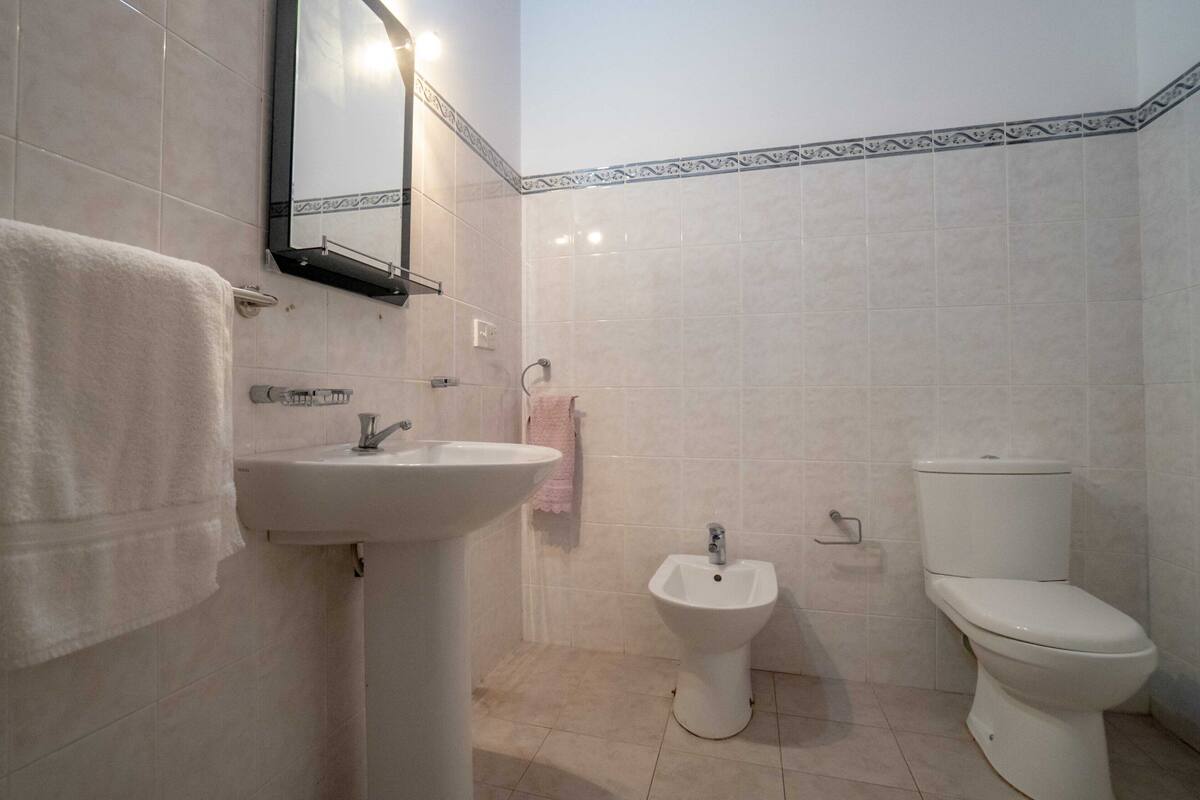 Deluxe Villa | Bathroom sink