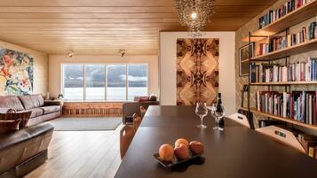 Apartment, 3 Bedrooms | Living area