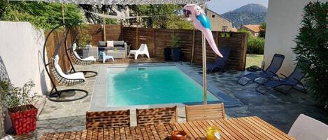 Piscine extérieure, piscine chauffée