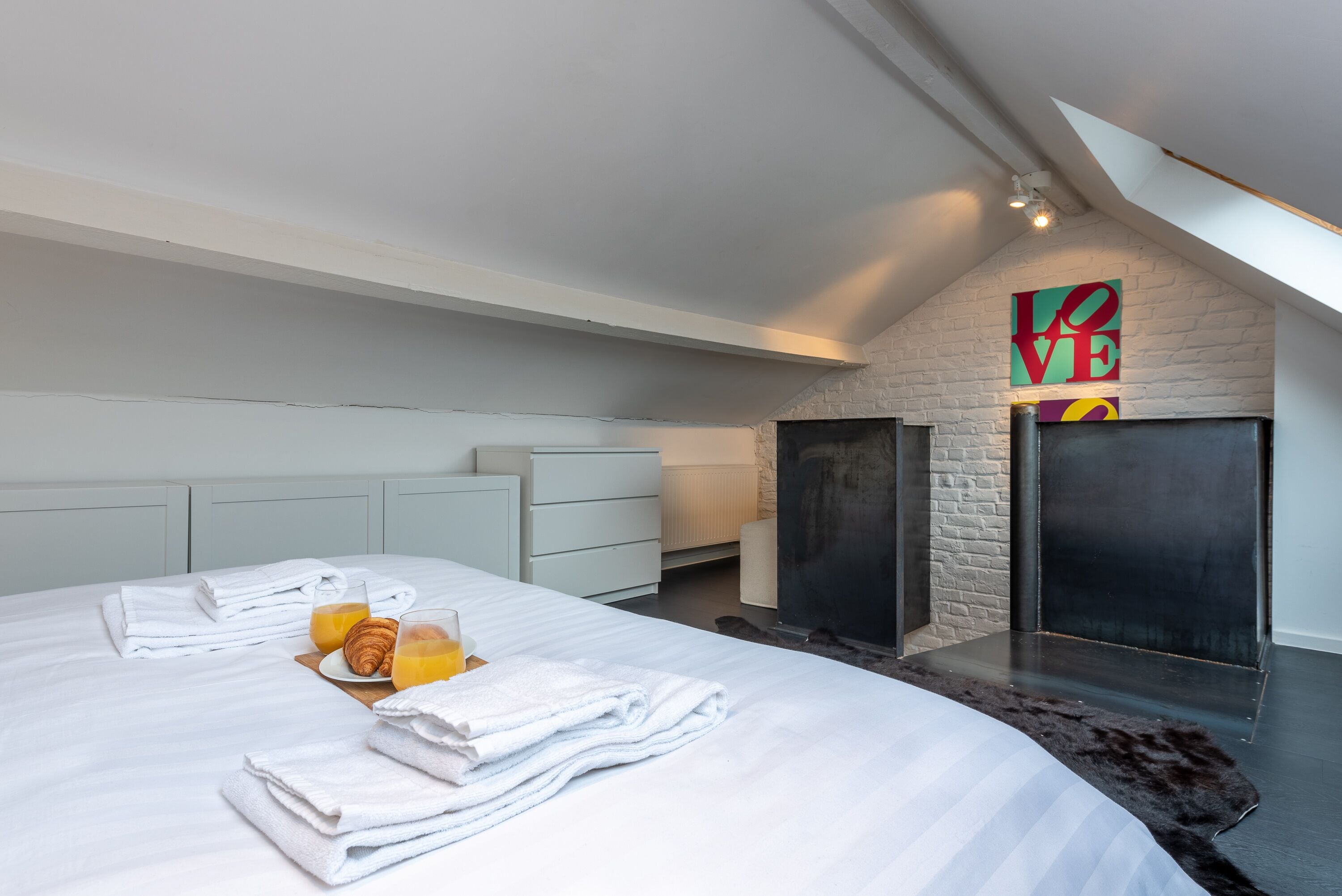 Departamento panorámico, 1 habitación | Decoración personalizada, muebles diferentes y escritorio 