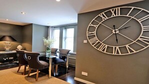 Unclassified image, 3 of 9, button - Polmuir Gardens Apartment-Town & Country (Aberdeen)