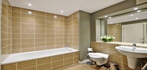 Bathroom - Polmuir Gardens Apartment-Town & Country (Aberdeen)