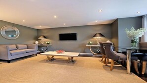 Unclassified image, 5 of 9, button - Polmuir Gardens Apartment-Town & Country (Aberdeen)