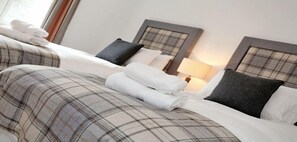 Room - Polmuir Gardens Apartment-Town & Country (Aberdeen)