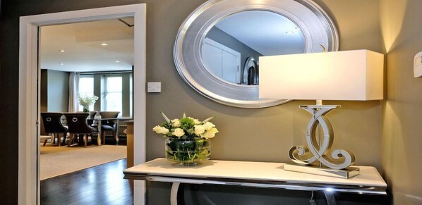 Room amenity - Polmuir Gardens Apartment-Town & Country (Aberdeen)