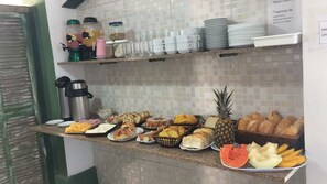 Gratis kontinental frukost varje dag 