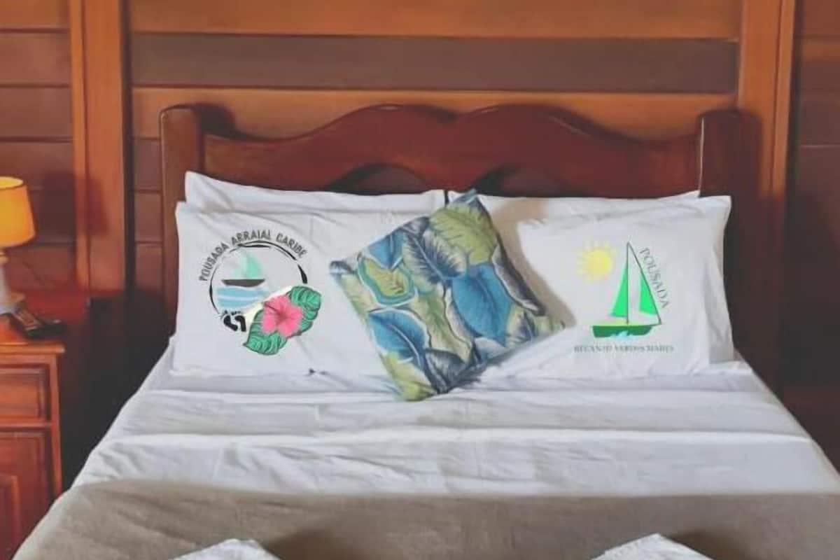 Minibar, wifi gratis y ropa de cama
