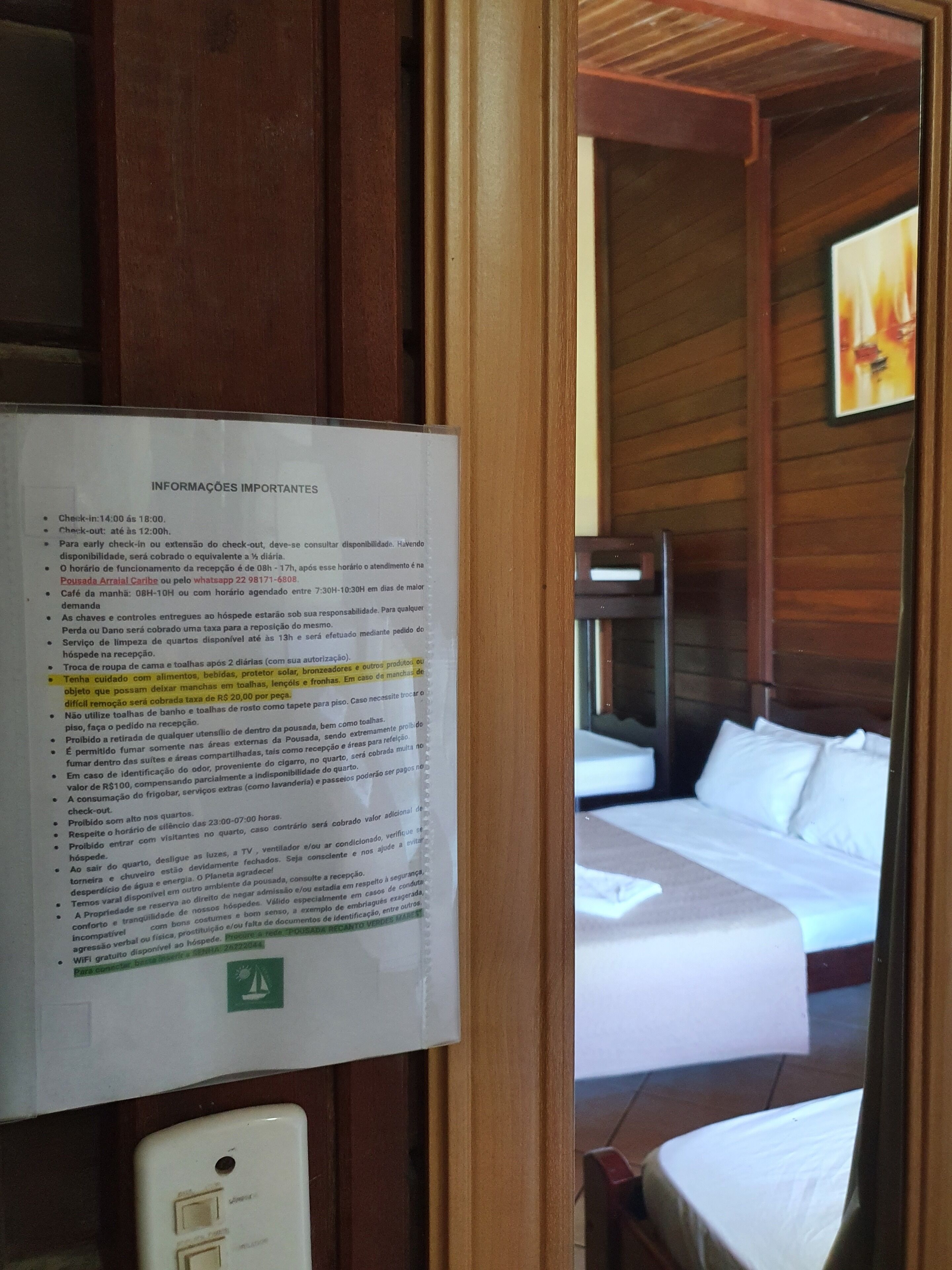 Quarto quádruplo superior, vista para o oceano | Frigobar, Wi-Fi de cortesia, roupa de cama