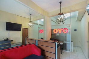 Reception - OYO 2103 Lauv Room 2 Grand Centerpoint Tower B (Bekasi)