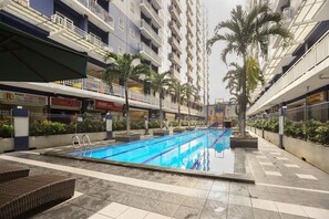 Kolam renang outdoor