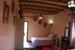 Quadruple Room | Free WiFi, bed sheets - Riad Gabsi Du Dades (Ait Sedrate Jbel El Soufla)