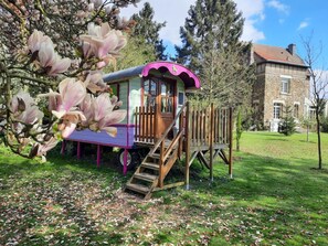 Camera Basic, patio, vista giardino | Con stile personalizzato, con arredamento individuale