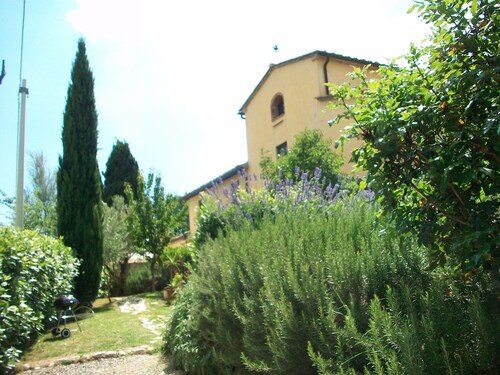 In the hearth of Chianti, lovely country house 