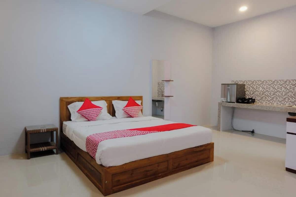 Escritorio, wifi gratis y ropa de cama