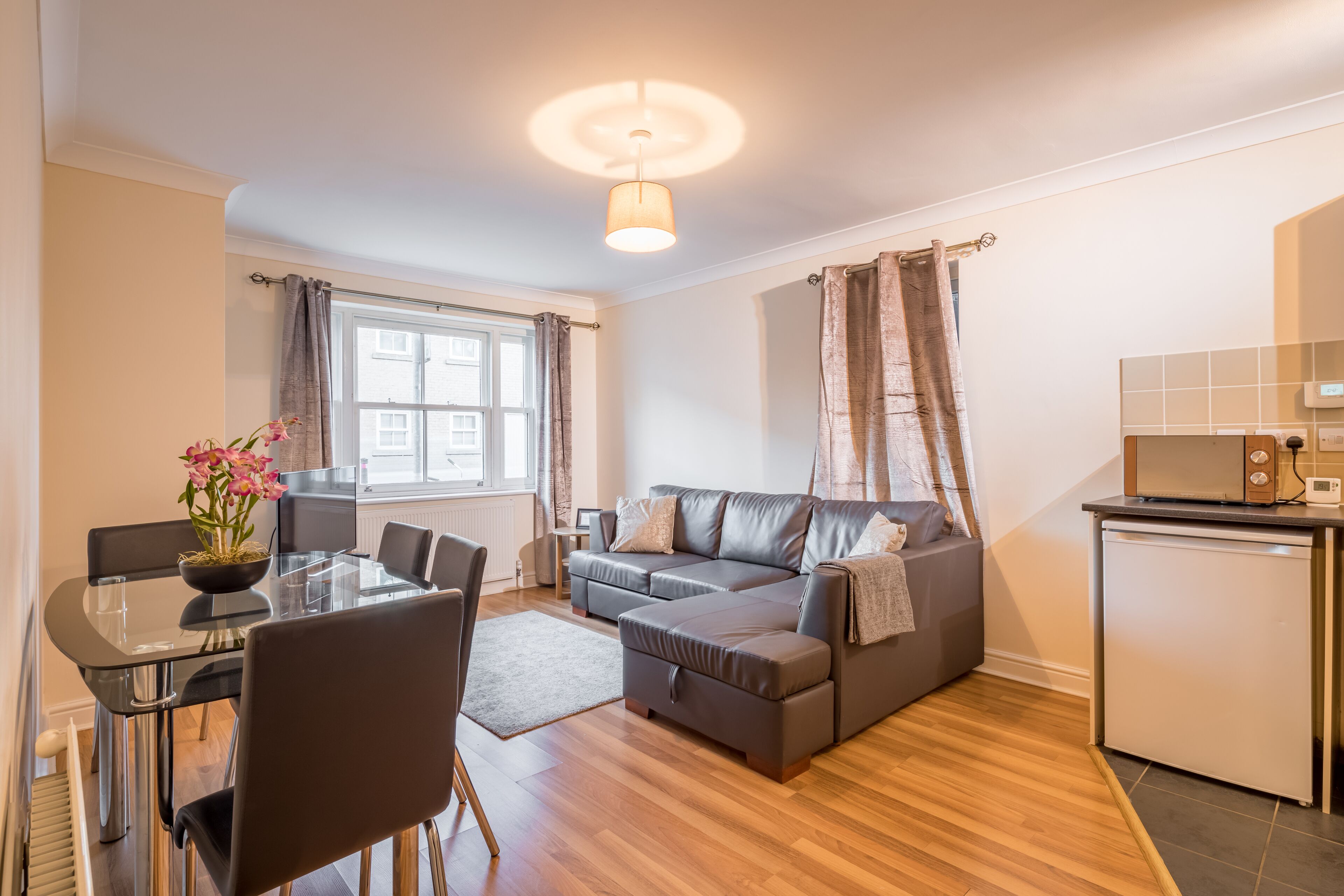 Appartement, 1 chambre | Salle de séjour | Télévision à écran plat