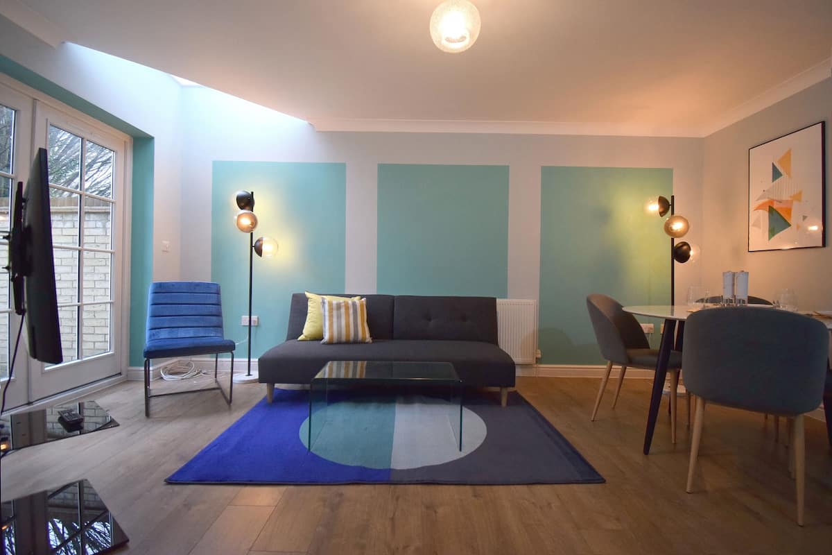 Flat 2, 1 Bedroom | Living area | Flat-screen TV