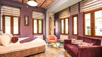 1 bedroom, in-room safe, iron/ironing board, free WiFi