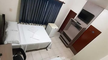 Habitación triple | Minibar, wifi gratis y ropa de cama