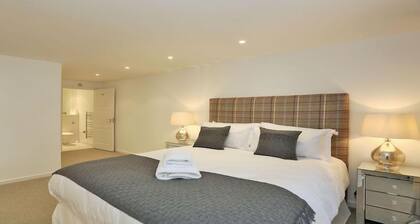 Queens Cross Apartments - Town & Country