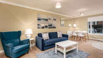 Classic Apartment, 1 Double Bed, Non Smoking | Living room | TV