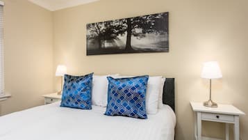 Classic Apartment, 1 Double Bed, Non Smoking | 1 bedroom, premium bedding, individually decorated