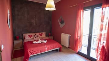 Double or Twin Room, Private Bathroom | Individually decorated, individually furnished, desk, laptop workspace