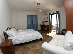 3 عدّة غرف نوم ومكواة/لوح كي وواي فاي مجانًا وملاءات أسرّة