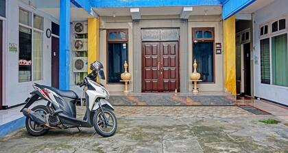 OYO Life 1711 Serayu Sumbersari Residence