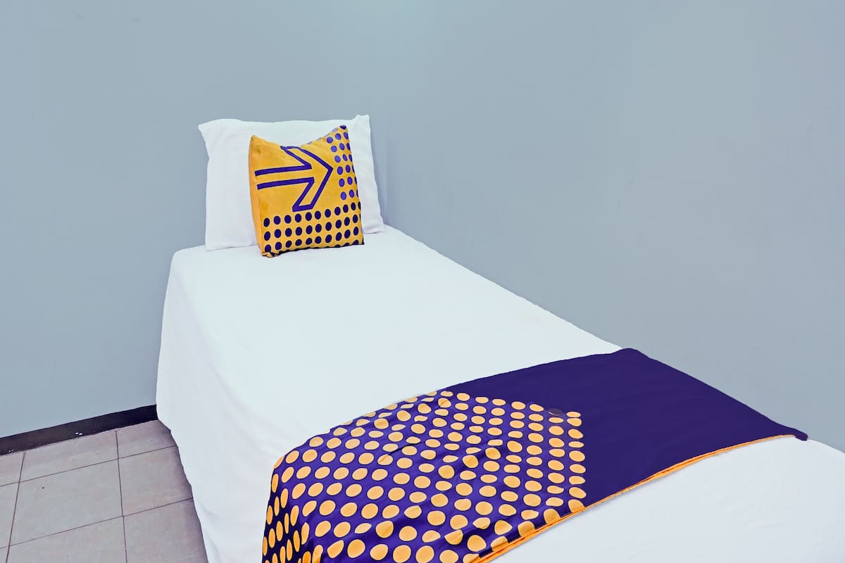 Habitación individual básica | Escritorio, wifi gratis, ropa de cama