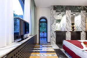 10 bedrooms, in-room safe, iron/ironing board, travel crib - AMORE RENTALS - Villa Calisto with Private Swimming Pool, Garden, Jacuzzi, Sea view and Parking (Sant´Agnello)