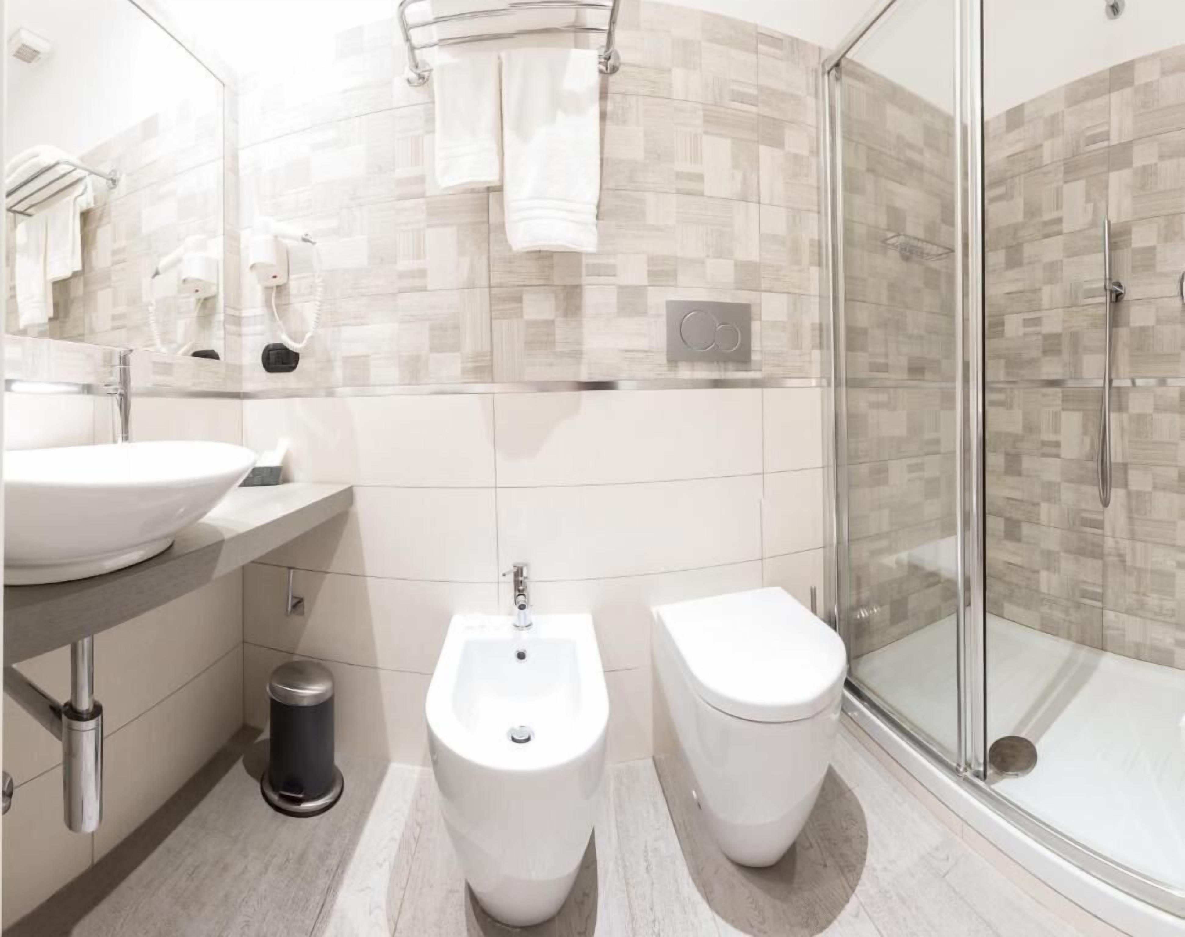 basic room | bathroom | shower, rainfall showerhead, free toiletries, hair dryer