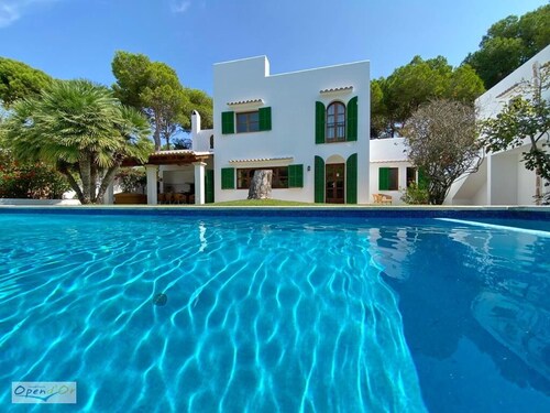 Wonderful 5 Bed Villa With Private Pool In Cala D'Or Centre 5 Mins Walk to Beach