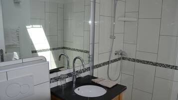 Douche, articles de toilette écologiques, sÚche-cheveux