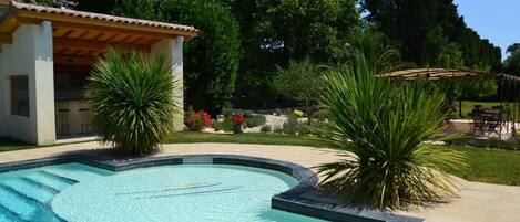 Piscine extérieure, piscine chauffée