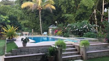 Piscine extérieure